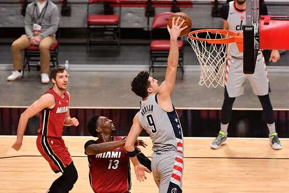 אבדיה מול מיאמי // צילום: USA TODAY Sports
